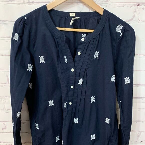 Ann Taylor loft medium turtle top - Picture 1 of 7